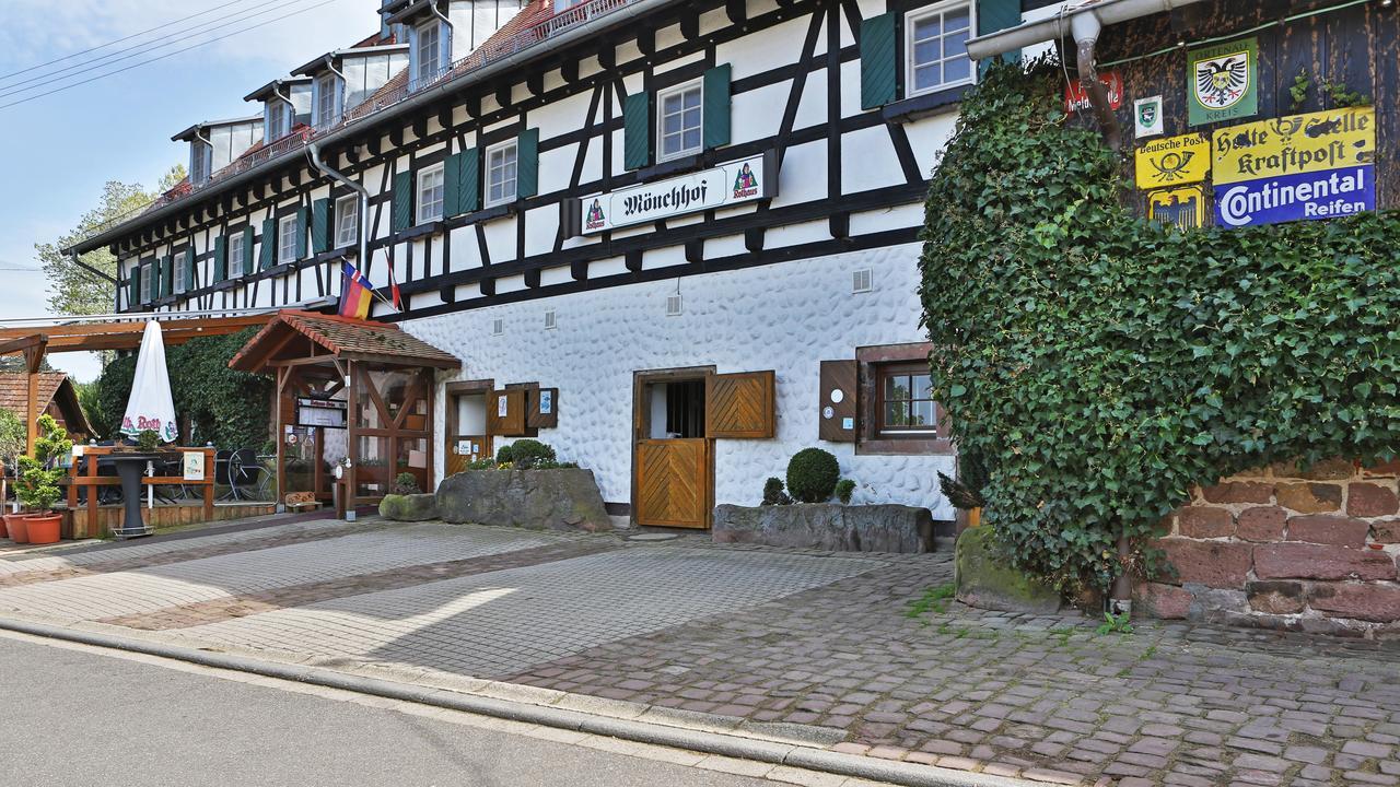 Hotel Restaurant Monchhof Gaggenau Exterior photo